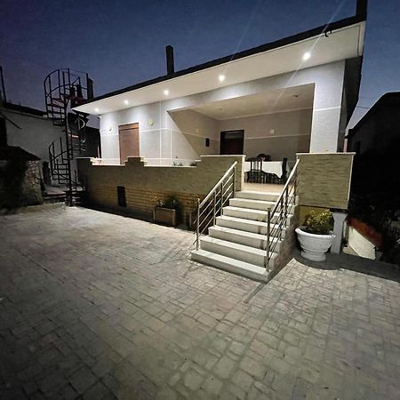 Anel'S Guesthouse Berat Exterior foto
